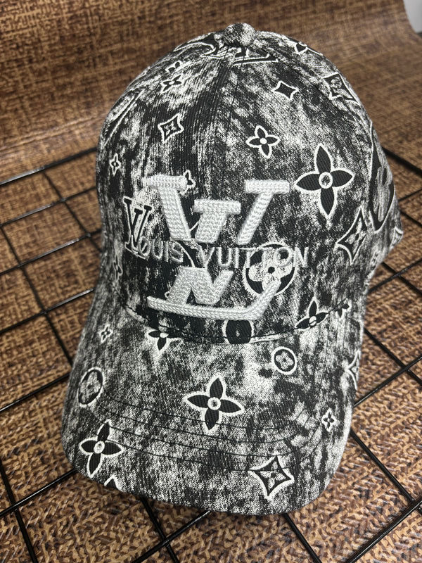Boné LV Regulável